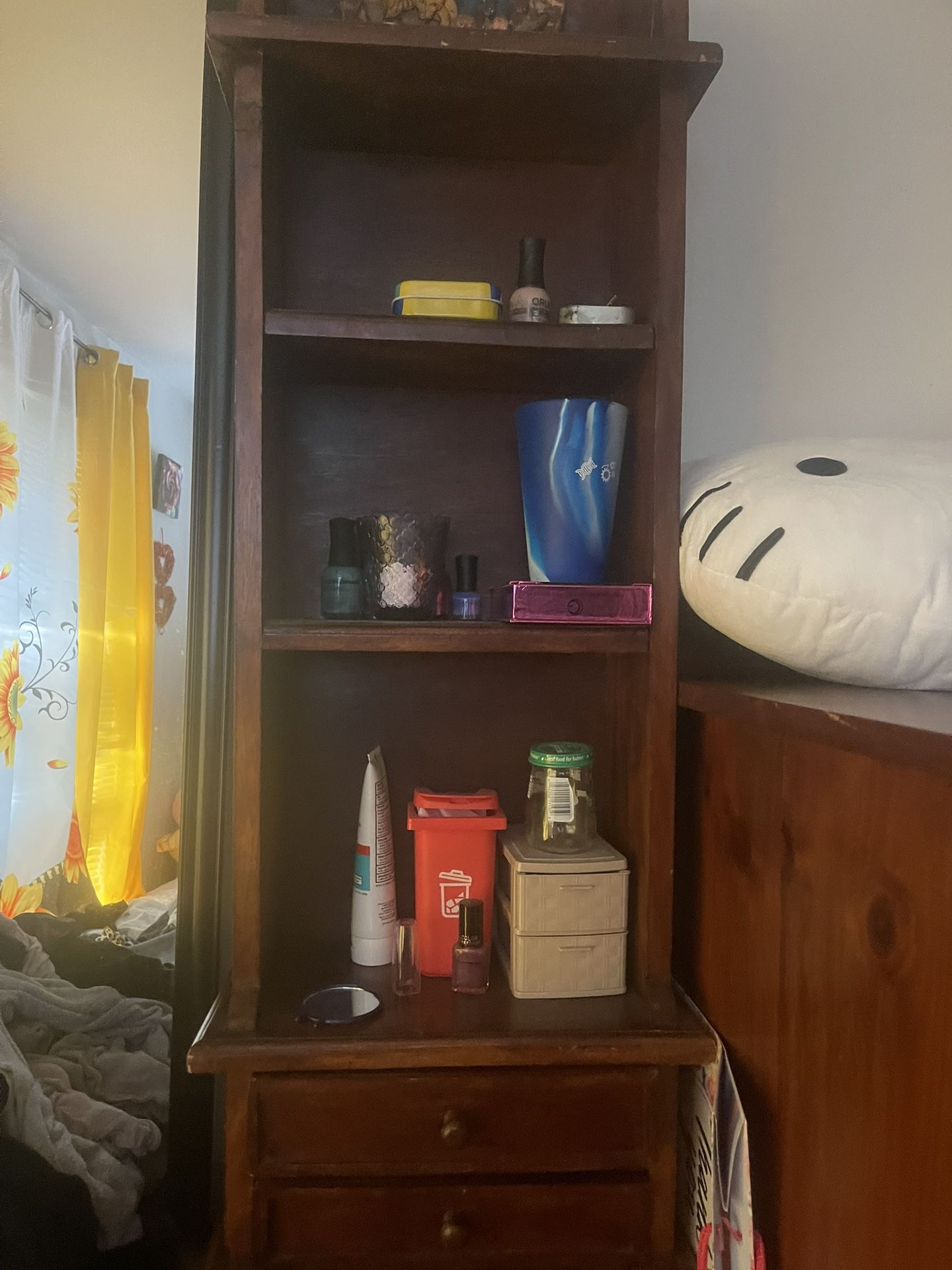 Make Up Cabinet