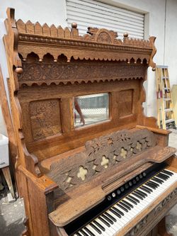 NeedHam Old Piano 