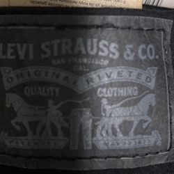 levi’s pants 