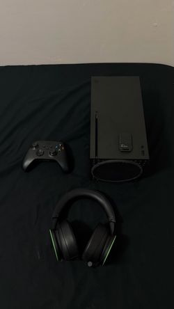 Xbox Series X Console Bundle with Headset