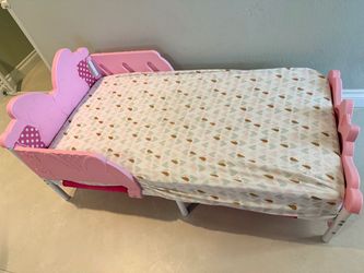 Disney Minnie Mouse Toddler Bed w/ Mattress & Clean Mattress Cover
