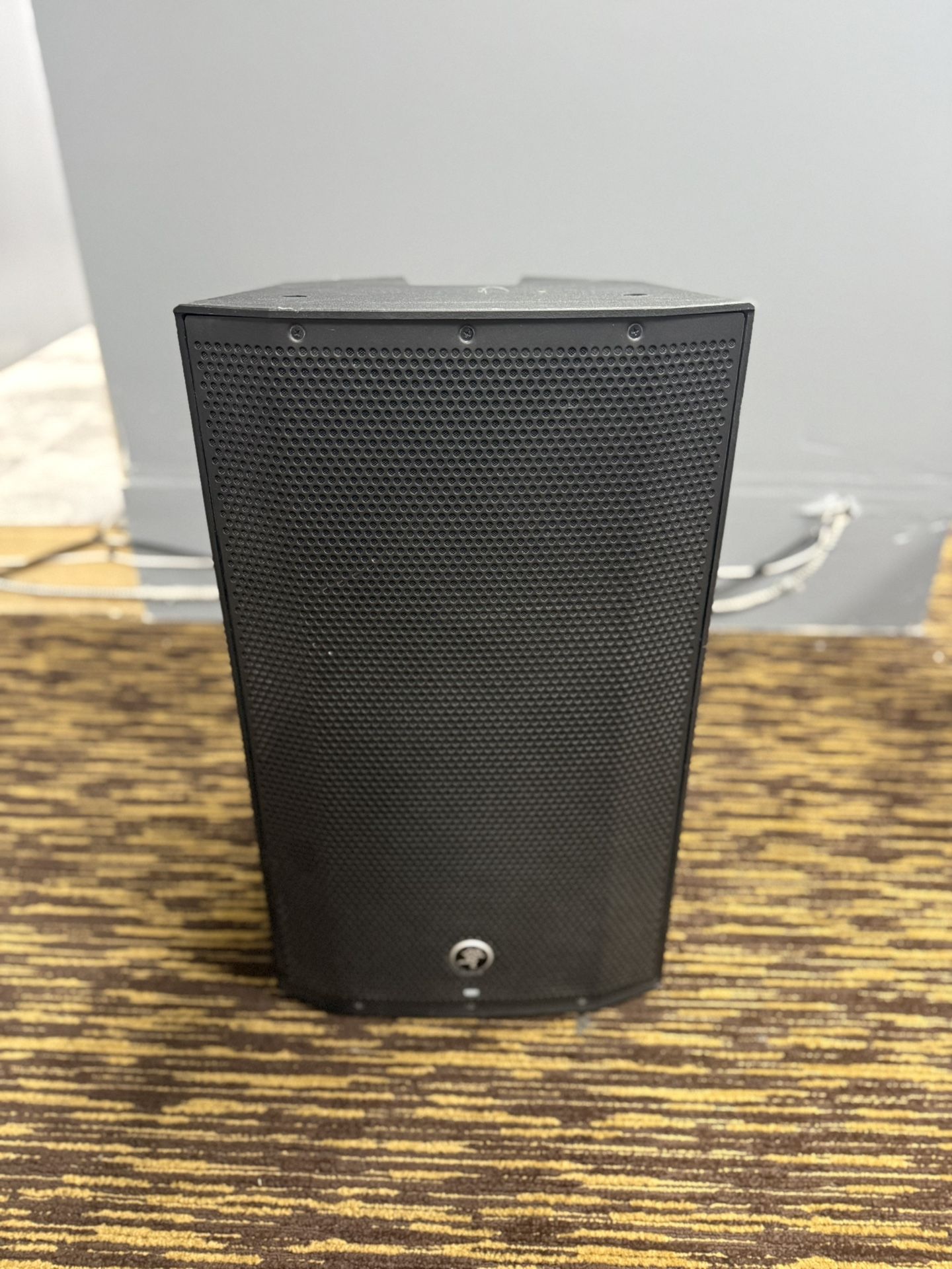 🎵 Mackie Thump 12A 12” Powered Loudspeaker – 1300W (Used, Excellent Condition