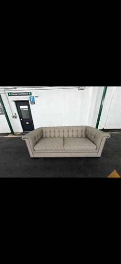Kent Tufted Sofa manufactured by the Hickory Chair Furniture Co. Like new!! 1911 Collection-Firm prc