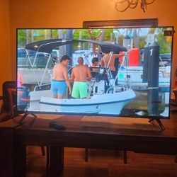 TCL 40" Smart Roku TV 1080p - Includes Remote