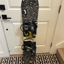 Snowboard - Burton  - 126cm and Morrow Bindings - Small/Medium