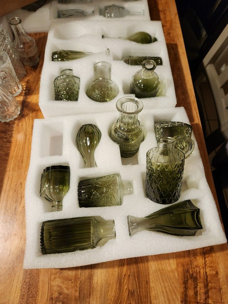 Small base centerpiece.