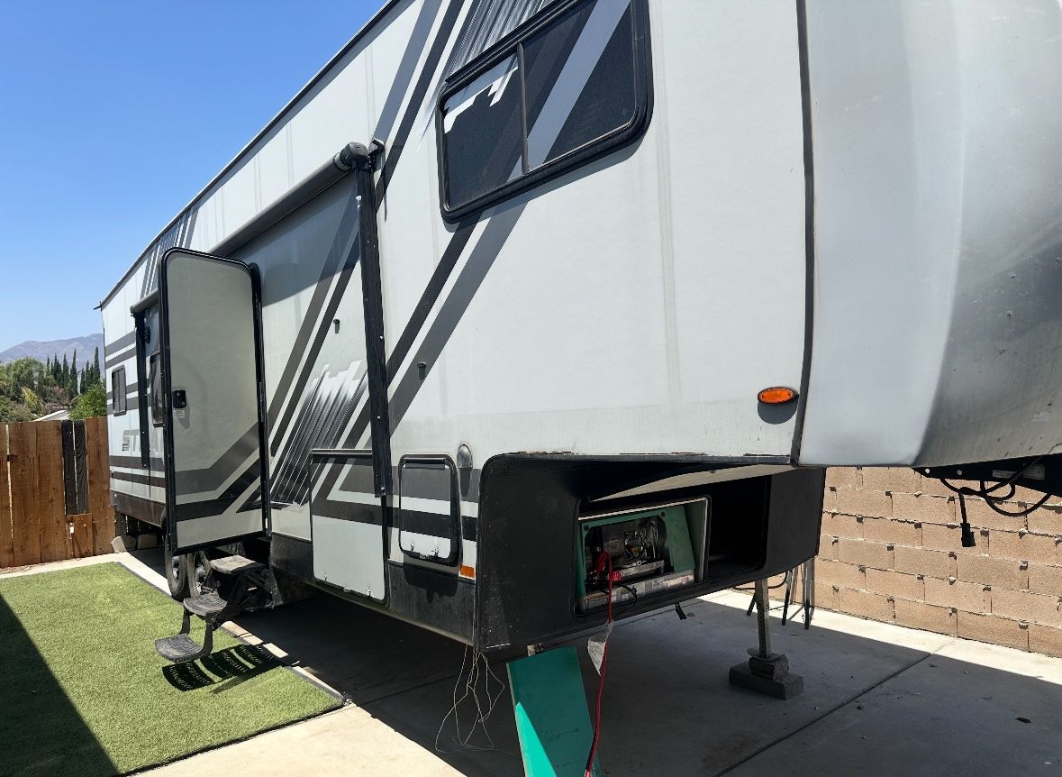 Cummins Generator For Toy Hauler Trailer