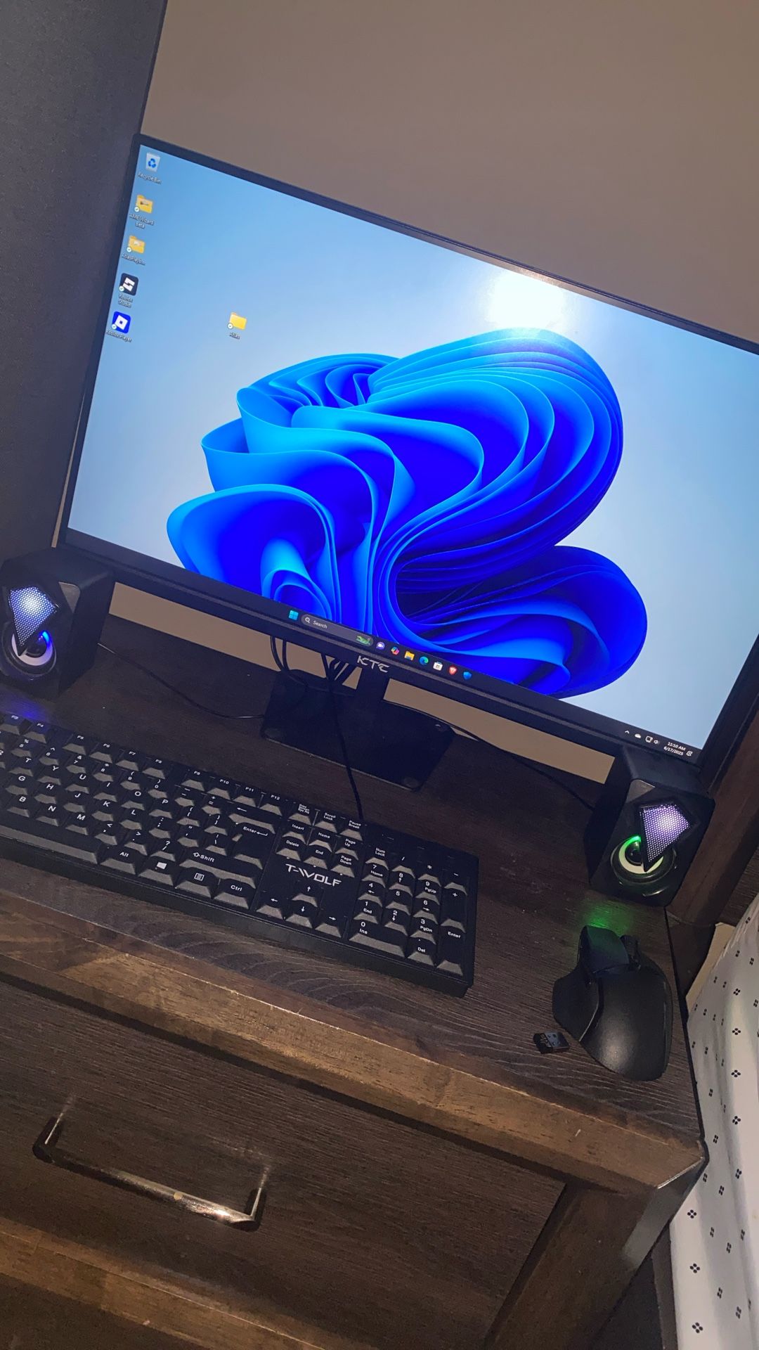 Full gaming setup,Mini gaming pc ,Monitor,accessories
