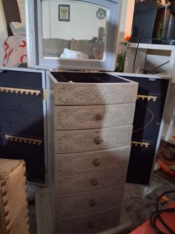 Honey and hives jewelry antique
