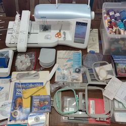 Brother Innovis 2500D Disney Embroidery/Sewing Machine +TONS of EXTRAS