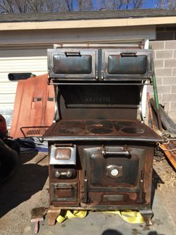 1908 Antique Majestic wood burning cook stove for Sale in Pueblo, CO -  OfferUp