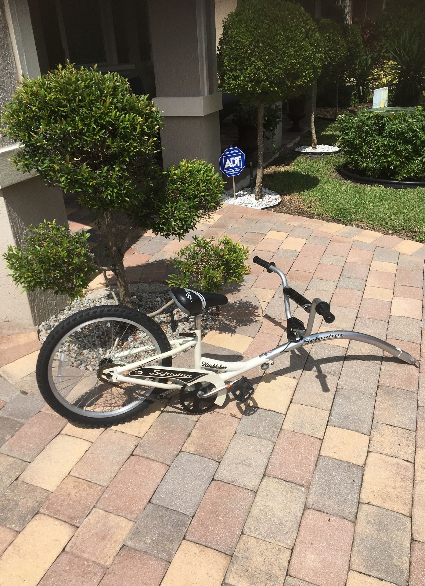 Hitchhiker tag along bike 2025