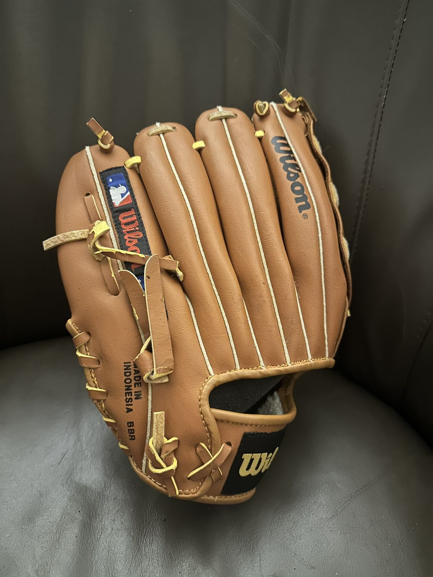 Wilson A2491 Advisory Staff Glove