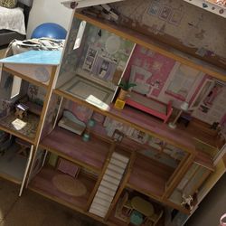 Doll House 