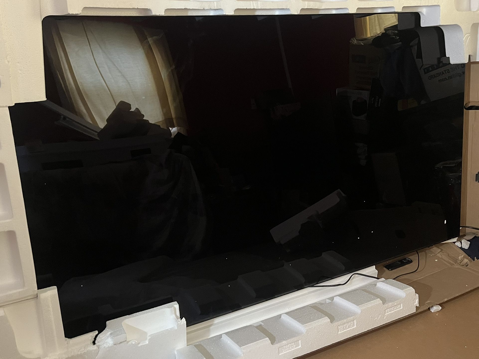 85” Samsung Flat Screen TV (Power Problem)