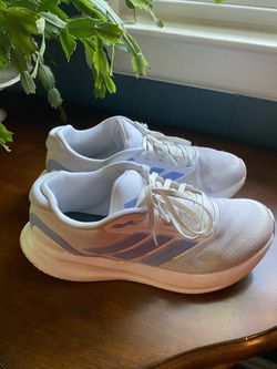 Women’s Size 8 Adidas Runfalcon 5