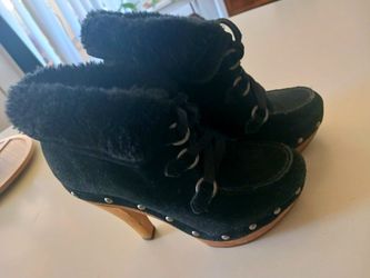 Guess Size 5 Heeled Booties