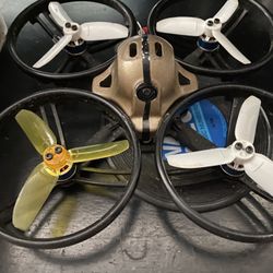Et Fpv Drone With Extra Propellers And Batteries