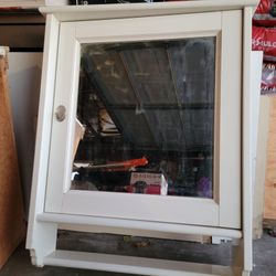 Enter Cabinet And Mirror