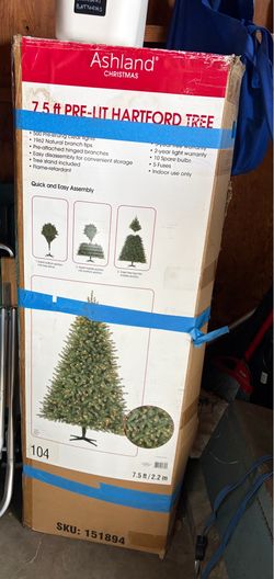 7.5’ Ashland Pre-Lit Hartford Christmas Tree- Cash only