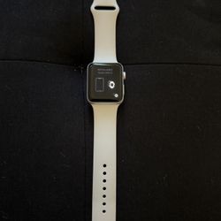 Apple Watch Series 3 (GPS 42mm)