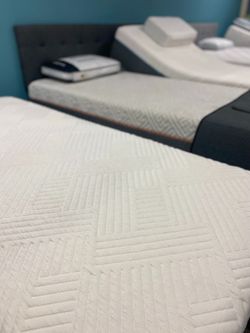 🔥 Adjustable Beds FACTORY LIQUIDATION – Prices So Low We Might Get Sued! 🛏️ Take Home Today for $50 Down! Split King, King, Queen, Full, Twin XL!🚨