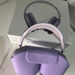 Purple AirPod Maxs USB-C