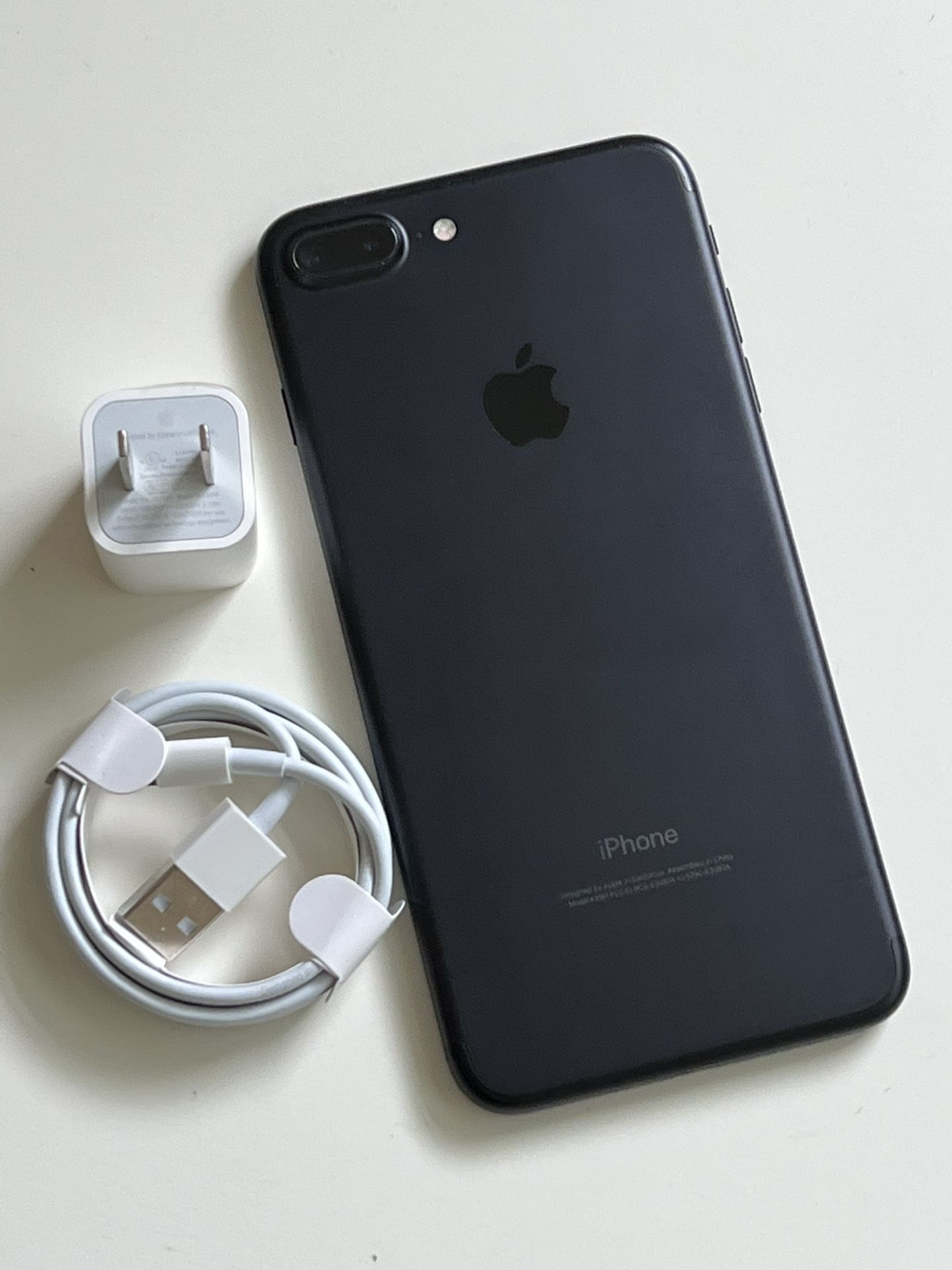 iPhone 7 Plus, unlocked, works any company sim card any country internationally