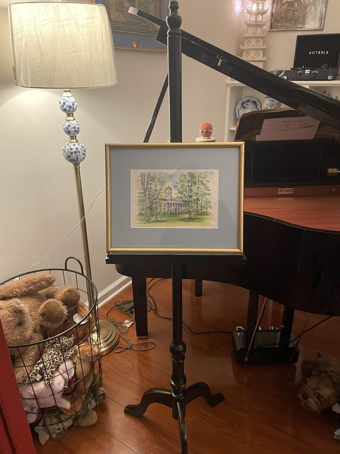 Vintage  black Adjustable  Easel. Very nice and sturdy.  Measurements 58" T × 17" W × 17" D 14.74"W × 7"D shelf