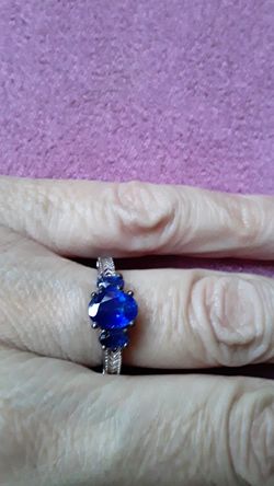 3 Stone Sapphire ring Set in Sterling silver.