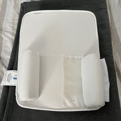 THE FIRST YEARS Airflow Positioner with Wedge