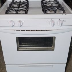 Preciosa Estufa De Gas 🔥 Frigidaire Seminueva Lista Para Usar 🔥 Super Limpia 🔥 Trabaja Muy Bien Los Cuatro Quemadores Y El Horno 🔥 $220 Seminueva