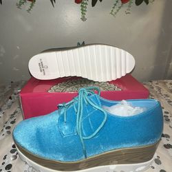 Velvet platform shoes