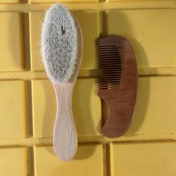 Premium Wooden Hairbrush and Wide-Tooth Comb Set - Eco-Friendly Grooming Kit