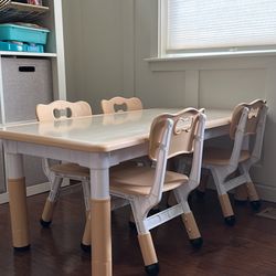 Adjustable Height Toddler Table 