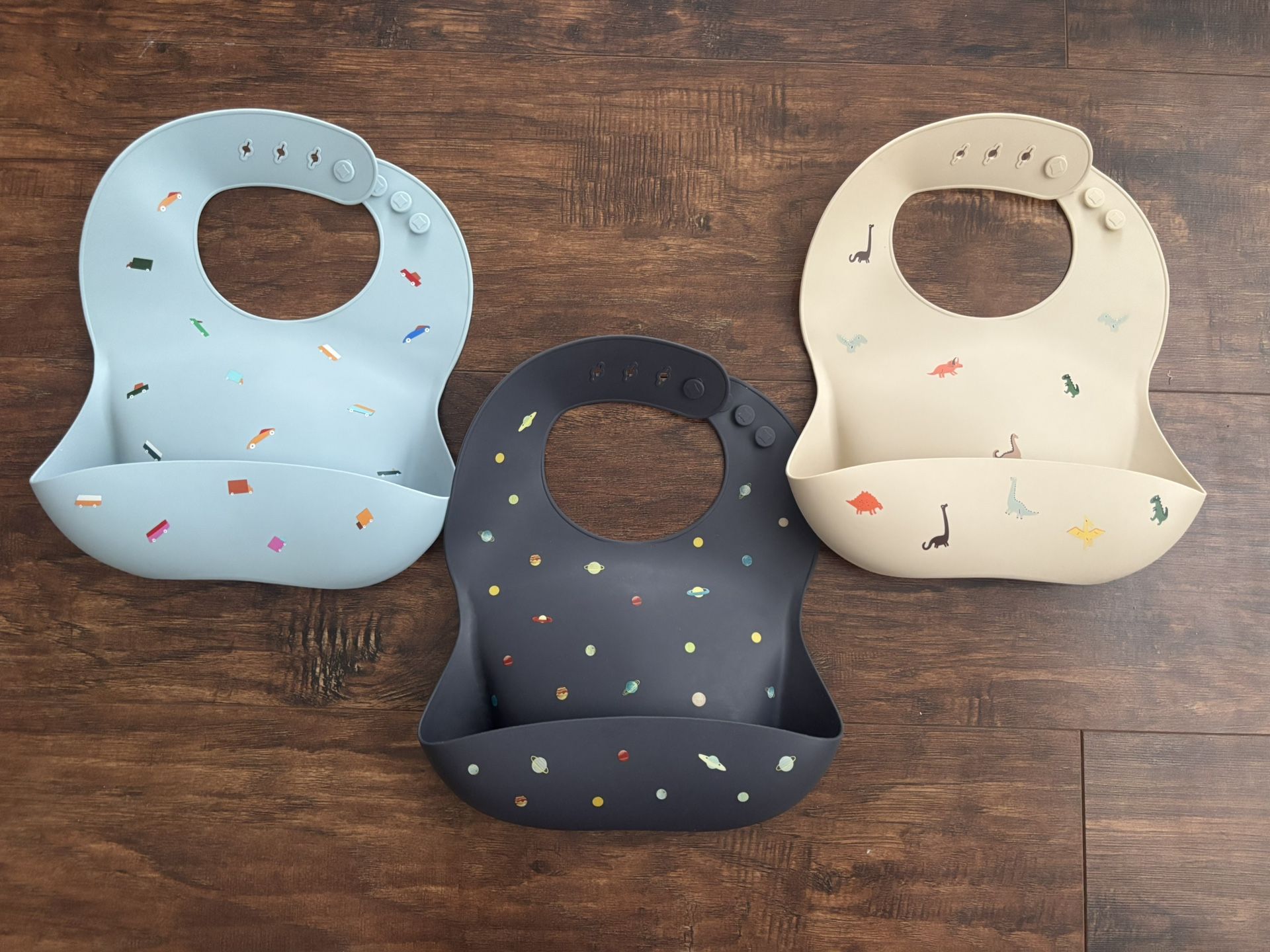 mushie Silicone Bibs | Adjustable Fit Waterproof Bibs (Qty. 3) Like New