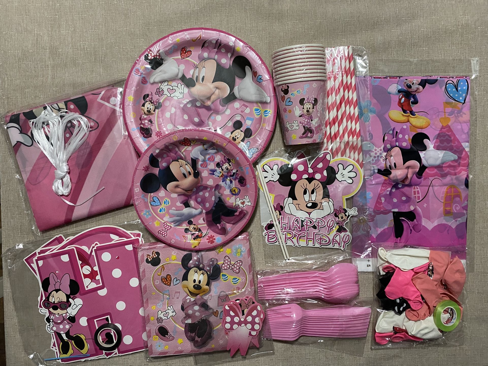 Minnie Mouse Birthday Party Decoration Pack. Includes a 5x3 ft Backdrop
