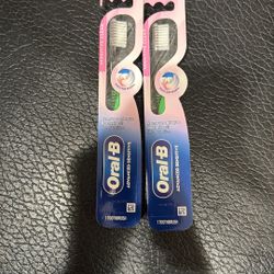 Oral B Toothbrush (2)