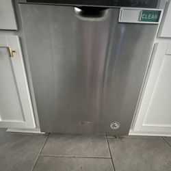 Whirlpool Dishwasher