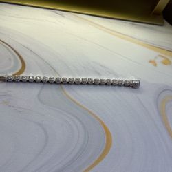 Gld clustered tennis bracelet 