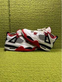Jordan 4 fire red size 6.5Y