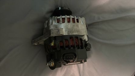 Car Alternator with Pulley and Connector