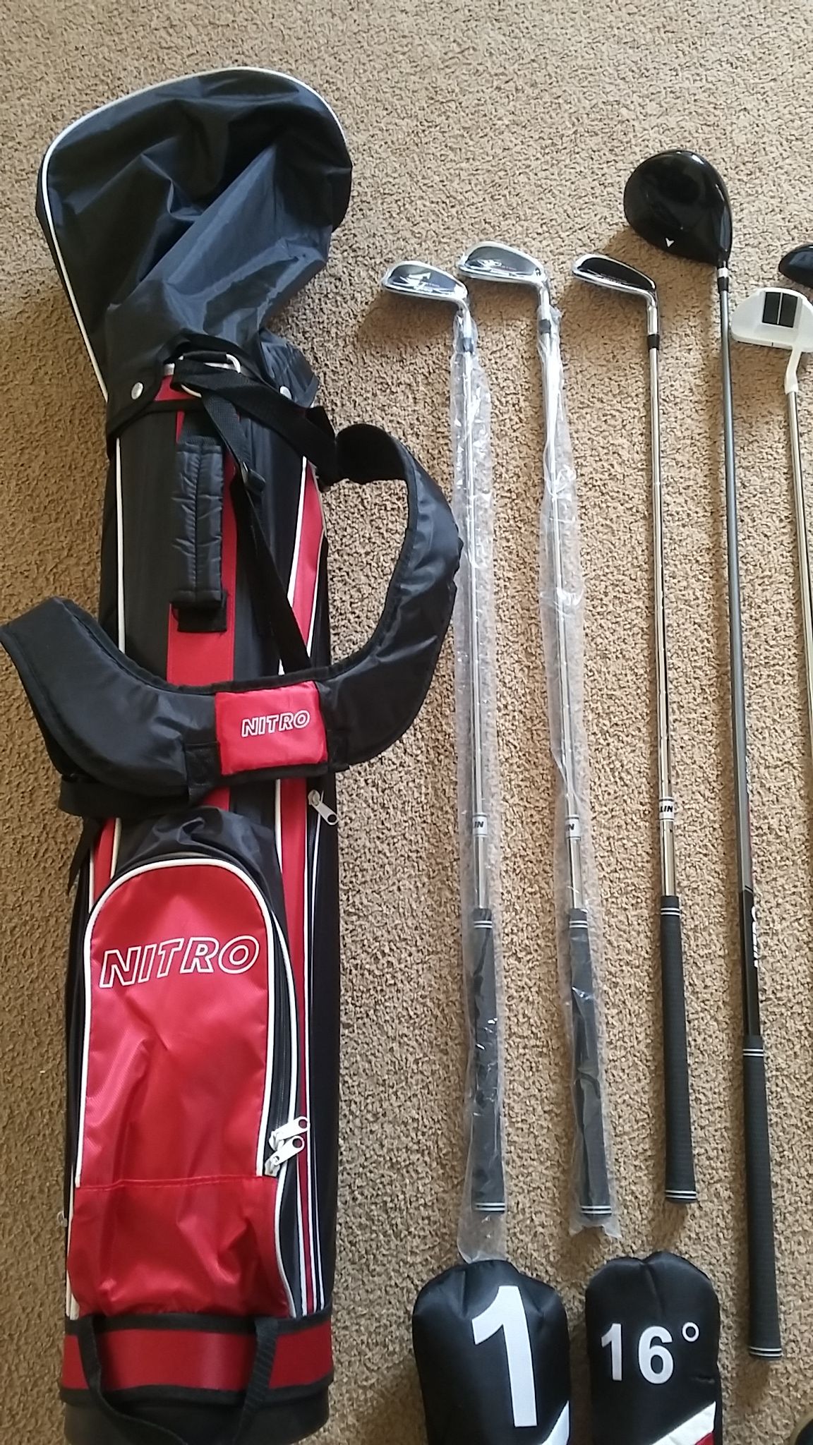 NITRO GOLF CLUBS AND BAG.