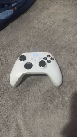All White xbox controller