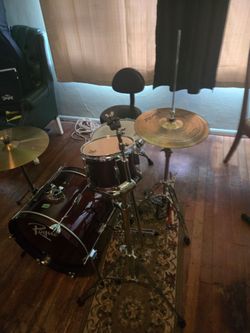 Rogue drums with seat included
