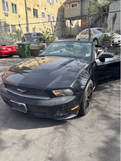 Mustang GT 2010 V6