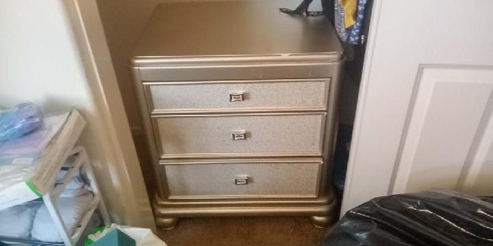 QUEEN Bedroom Set $500