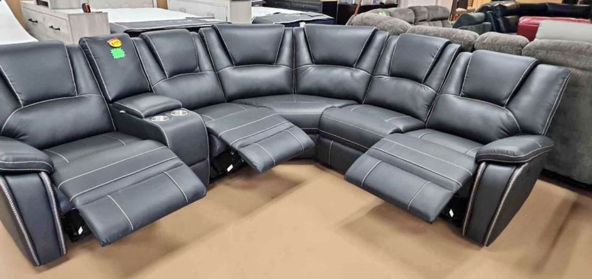 🛋️NEW!! In BOX 📦 BARGAIN 3 Breathable Recliner Sectional