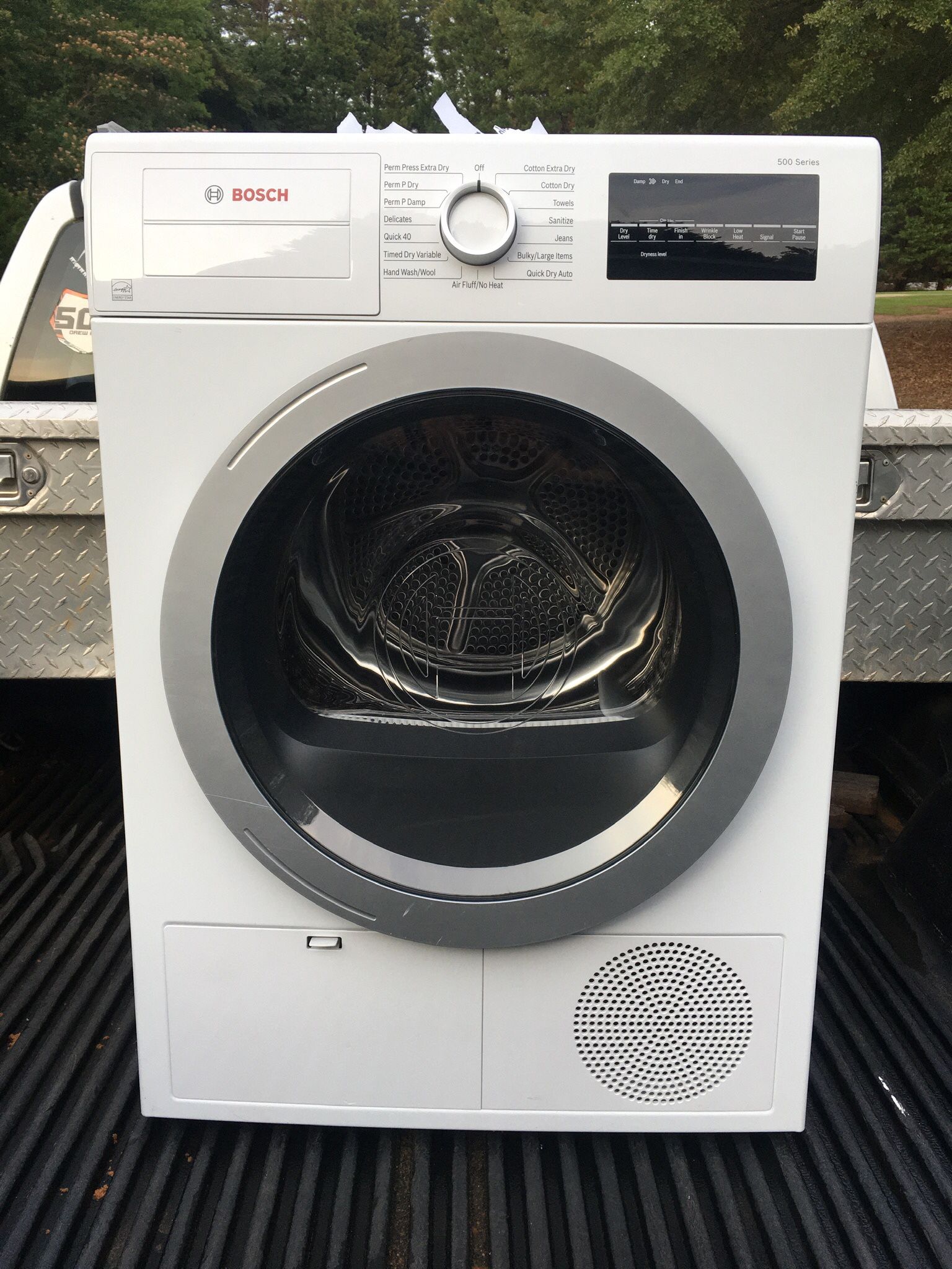 New Bosch 500 Series Electric Steam Dryer 