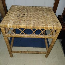 Wicker side table. Cute table! 